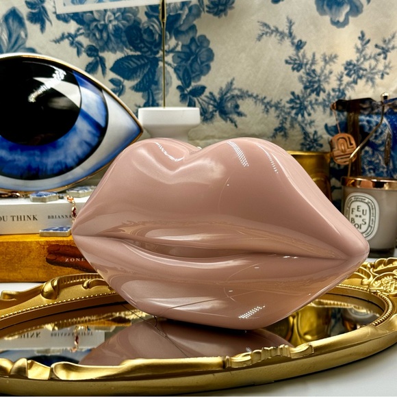 🆕 LULU GUINNESS 🧿 NWOT Iconic Lips Perspex Clutch - Blush Pink - Picture 6 of 16